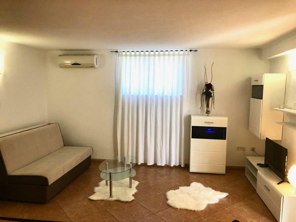 Apartments Roberta Novigrad  Exterior photo